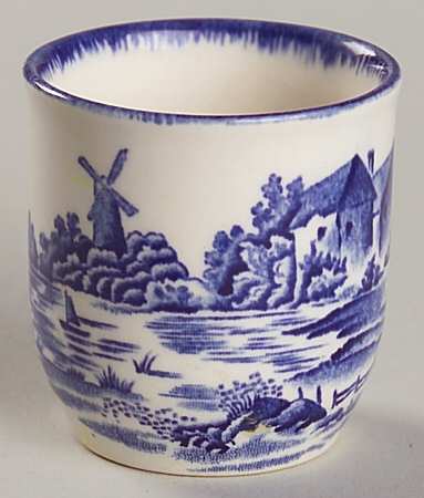 Norfolk Blue (D6294, Scalloped) Single Egg Cup