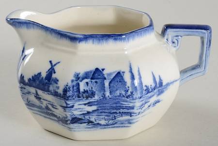 Norfolk Blue (Multisided) Creamer