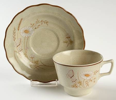 Norfolk Flat Cup & Saucer Set