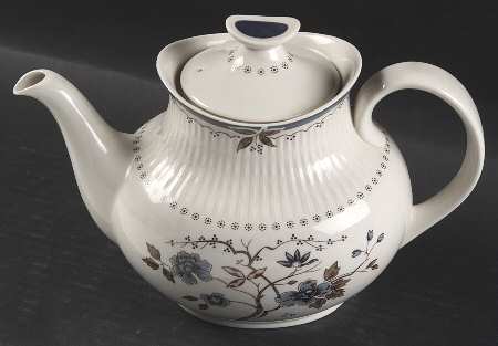 Old Colony Teapot & Lid