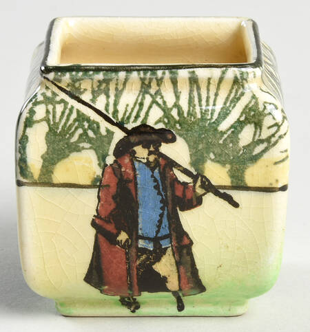 Old English Scenes 2" Vase