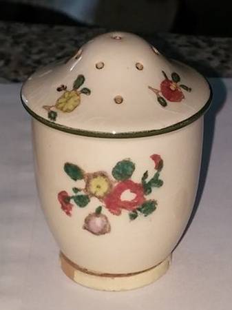 Old Leeds Spray Pepper Shaker