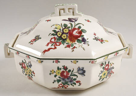 Old Leeds Spray Round Covered Vegetable