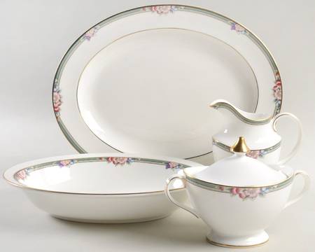 Orchard Hill 5 Piece Hostess Set