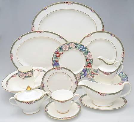 Orchard Hill 64 Piece Set