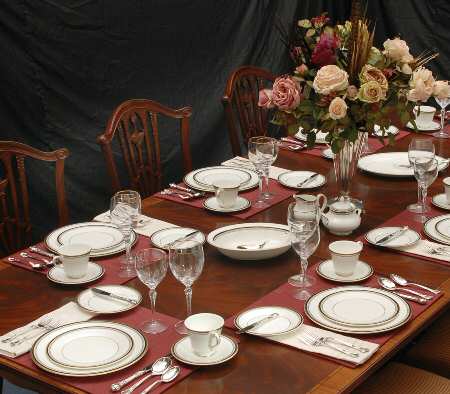Pavanne 45 Piece Estate Set