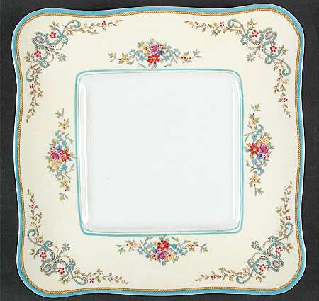 Pembroke Square Cake Plate