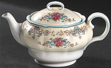 Pembroke Teapot & Lid