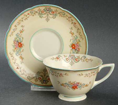 Pembroke Footed Cup & Saucer Set