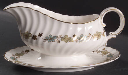 Piedmont Gravy Boat with Attached Underplate