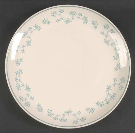Queenslace 13" Chop Plate (Round Platter)
