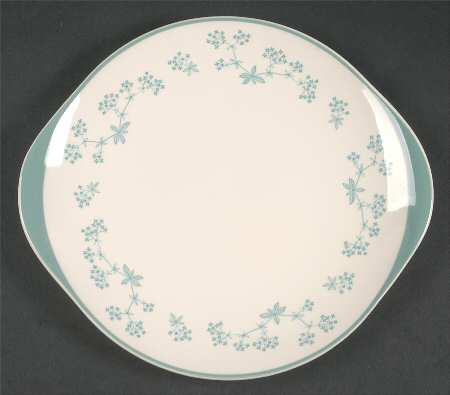 Queenslace Handled Cake Plate