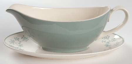 Queenslace Gravy Boat & Underplate