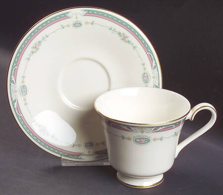 Radcliffe Footed Cup & Saucer Set