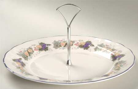 Ravenna Round Serving Plate with Handle (DP)