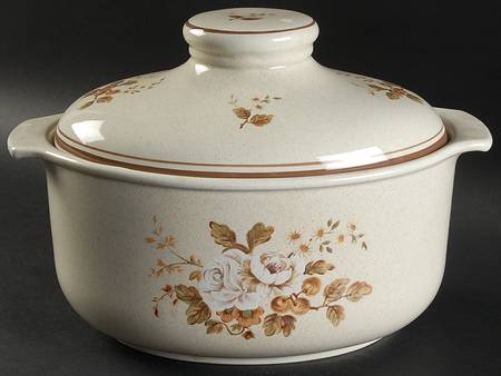 Ravel 2.5 Quart Oval Covered Casserole