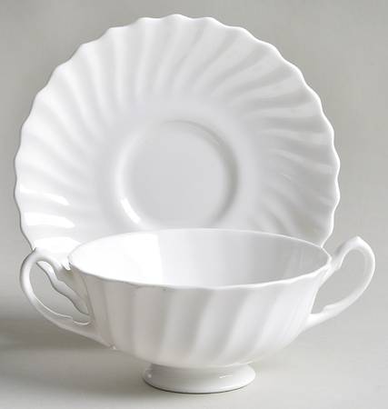 RD27 Footed Cream Soup Bowl & Saucer Set