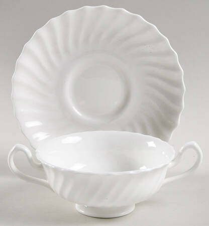 RD27 Footed Cream Soup Bowl & Saucer Set