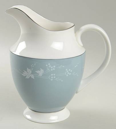 Reflection 28 Oz Pitcher