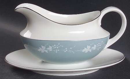 Reflection Gravy Boat with Attached Underplate