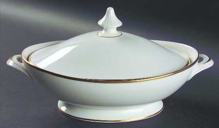Regent Oval Covered Vegetable