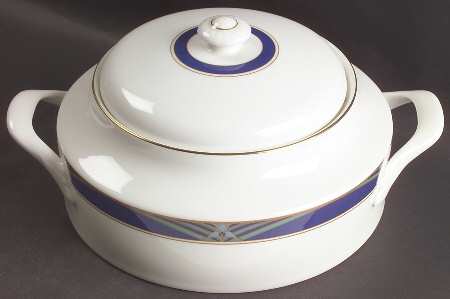 Regalia Round Covered Vegetable
