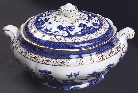 Real Old Willow Round Covered Vegetable by Royal Doulton