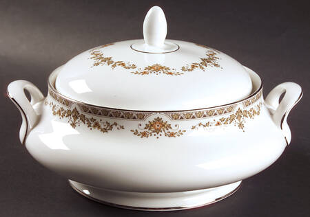 Repton (Platinum Trim) Round Covered Vegetable
