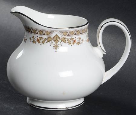 Repton (Platinum Trim) Creamer