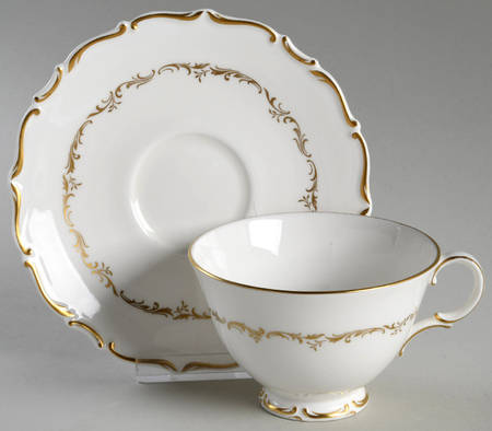 Richelieu Footed Cup & Saucer Set