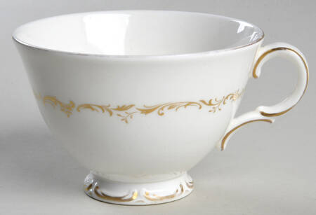 Richelieu Footed Cup