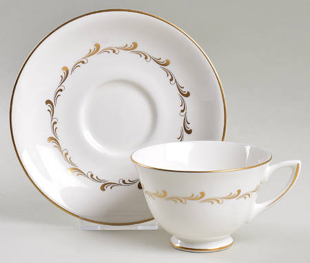 Rondo Footed Cup & Saucer Set
