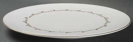 Rondo Footed Cake Plate
