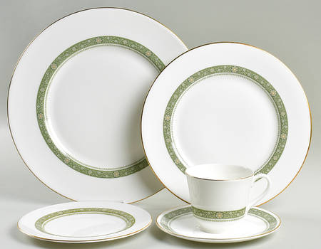 Rondelay (Concord Shape) 40 Piece Estate Set