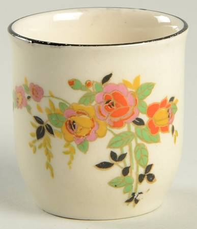 Rosslyn (Roses, Black Trim) Single Egg Cup