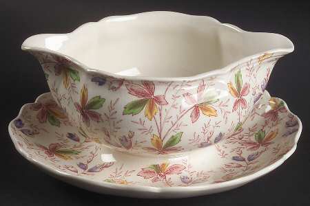 Salisbury Gravy Boat with Attached Underplate