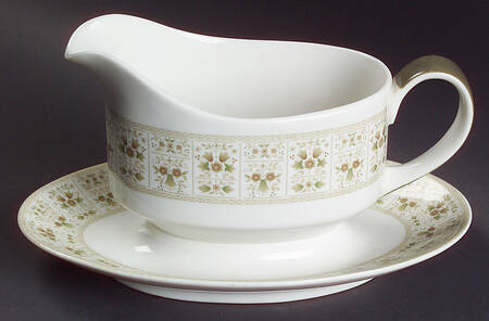 Samarra Gravy Boat with Attached Underplate