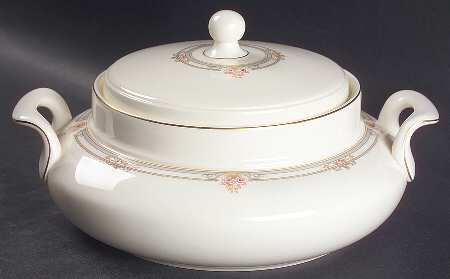 Sarah Round Covered Vegetable