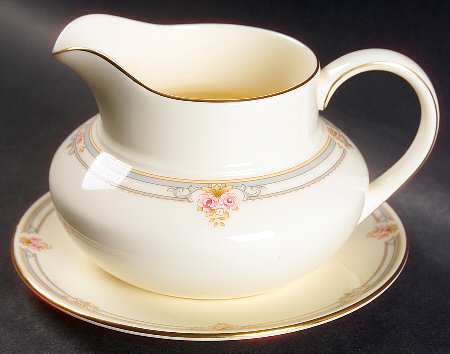 Sarah Gravy Boat & Underplate