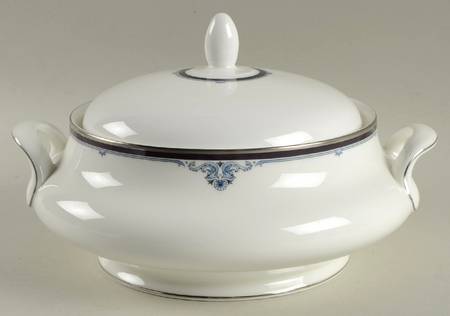 Sheridan Round Covered Vegetable