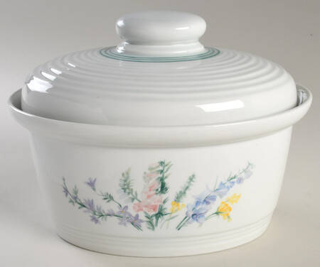 Shady Lane 2.25 Quart Oval Covered Casserole