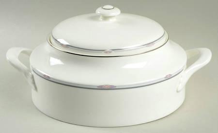 Simplicity Round Covered Vegetable