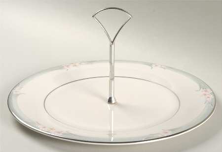 Sophistication Round Serving Plate with Handle (DP)