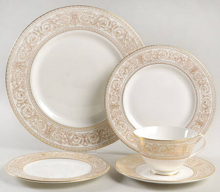 Sovereign (Gold Scroll and Leaf Rim) 40 Piece Estate Set