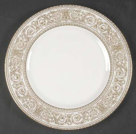 Sovereign (Gold Scroll and Leaf Rim) Luncheon Plate