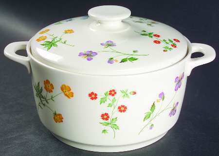 Springtime 2.25 Qt Round Covered Casserole