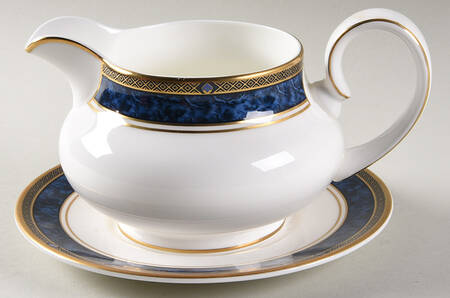 Stanwyck Round Gravy Boat & Underplate by Royal Doulton