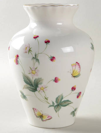 Strawberry Cream 7" Vase