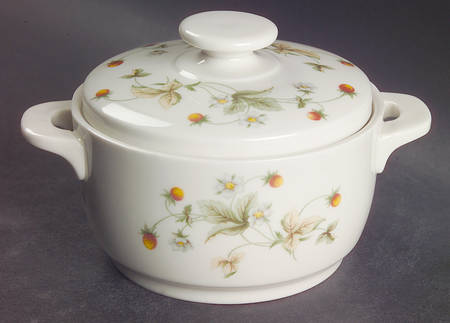 Strawberry Cream Individual Casserole & Lid