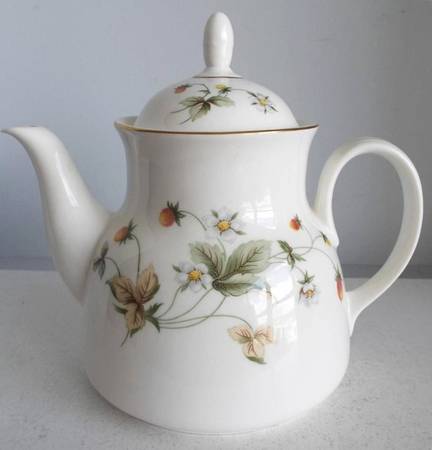 Strawberry Cream Individual Teapot & Lid